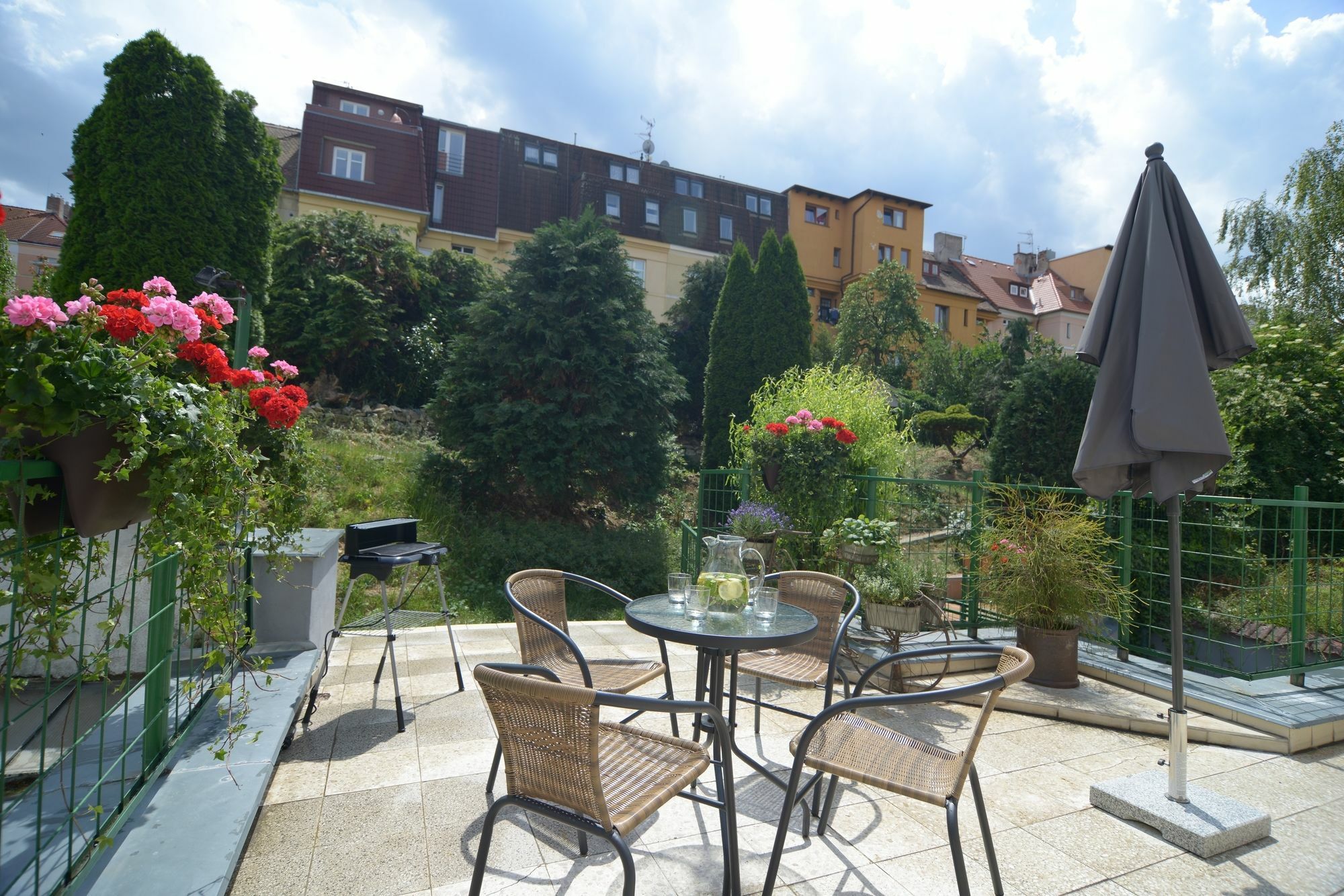 2 Bedroom Close To Castle Apartment Prague