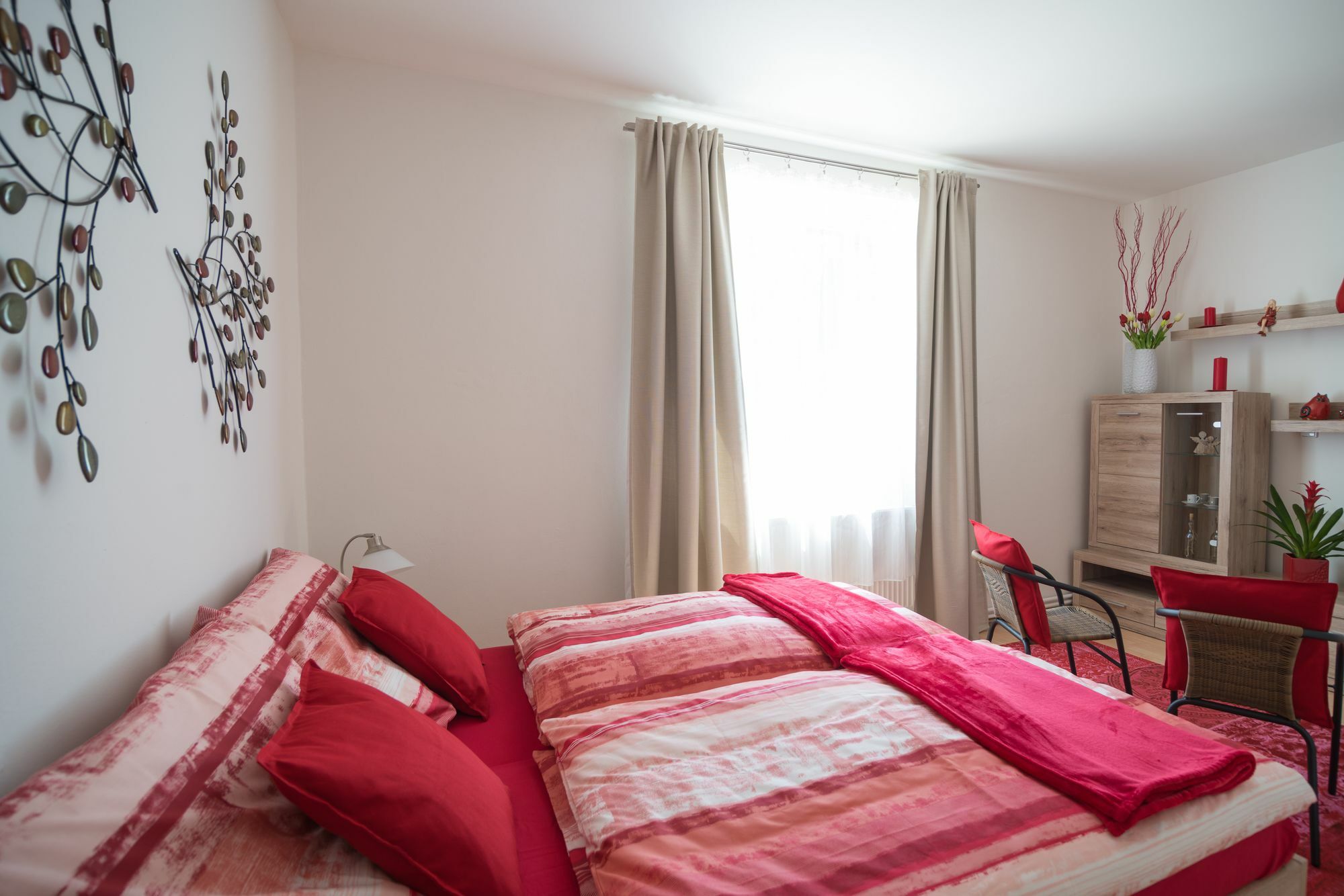2 Bedroom Close To Castle Apartment