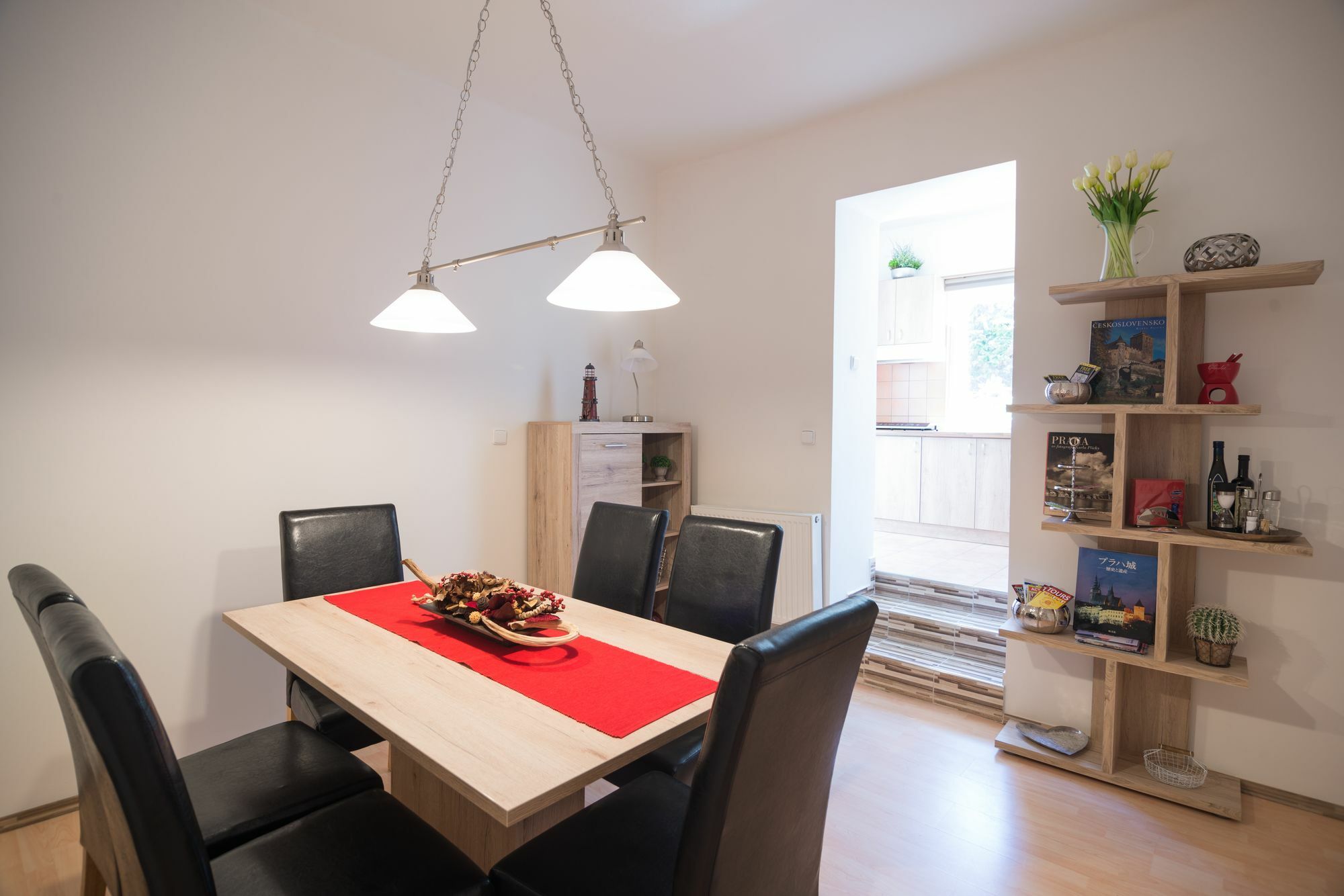 2 Bedroom Close To Castle *