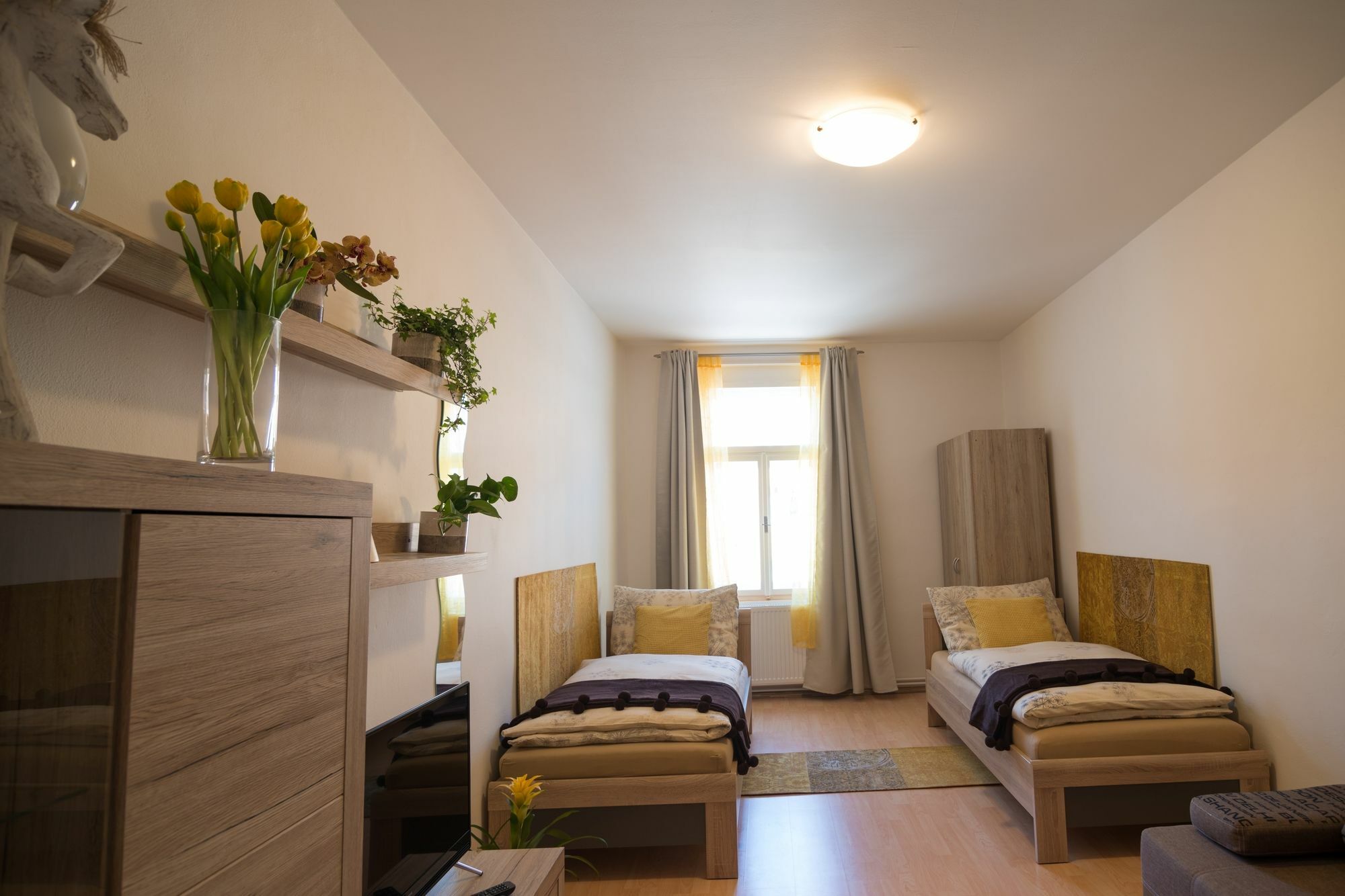2 Bedroom Close To Castle