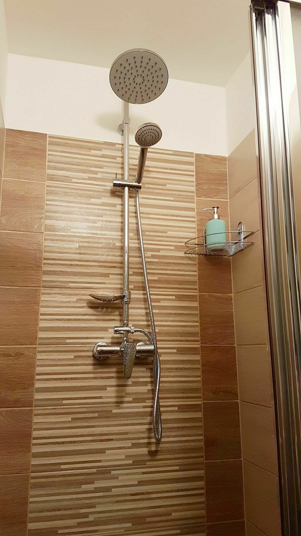 2 Bedroom Close To Castle Apartment *